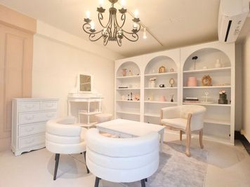 ラグもご用意🩶 - milk studio 日本橋店 ピンク・クラシック🩰🪽の室内の写真
