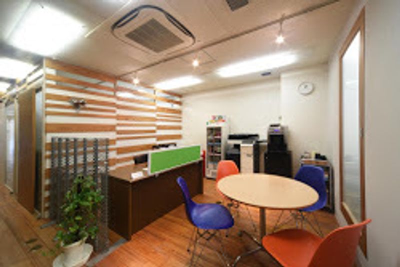 12名用 多目的室 - 大森貸し会議室 SO!