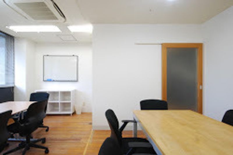 12名用 多目的室 - 大森貸し会議室 SO!