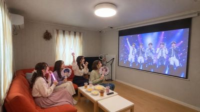 グループ推し活から1対1のヨントンまで、幅広く使える完全プライベート空間 - レンタルスペース「TYフェアリーリング」 C パーティールームの室内の写真