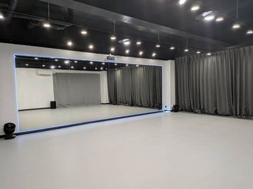 広々貸切スタジオ♪大型鏡完備｜ダンス・ヨガ・レッスン・撮影に♪ - レンタルスタジオ大橋南