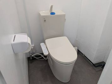 トイレ完備 - レンタルスタジオ大橋南の室内の写真