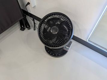 サーキュレーター2基完備 - レンタルスタジオ大橋南の室内の写真