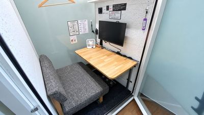 鍵付き防音個室 24H営業 テレワーク・web会議・オンライン商談や面接・モニター・充電|配信OK・イヤホン不要で音漏れなし - いいオフィス神保町 by I・SPACE