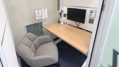 鍵付き防音個室でWeb会議・スピーカー利用OK|仕事や勉強に集中できる快適空間・チェアタイプのモニターあり防音個室 No.04 - 高田馬場 by I・SPACE