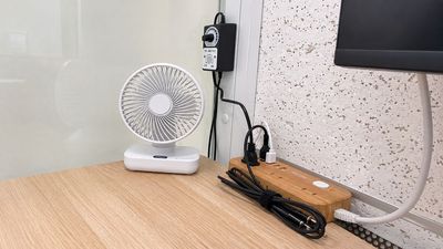 各種充電設備を完備。スマートフォンやPCなど、仕事に必要な機器を快適に充電できます。

 - いいオフィス高田馬場 by I・SPACE SタイプNo.03｜防音個室・スピーカーOK｜テレワークに最適の室内の写真