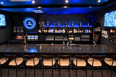 完全貸切セルフBar専門店BarTK心斎橋 セルフ飲み放題24h 完全貸切セルフBar専門店 BarTK心斎橋の室内の写真