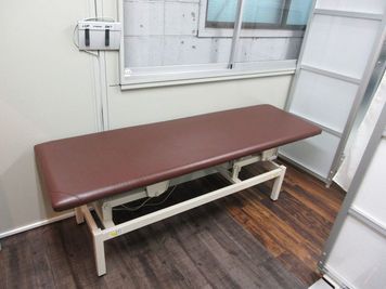 株式会社マエカワ商事 一棟倉庫貸切ファンクショナルジムの室内の写真
