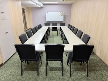 【TKP上野駅前ビジネスセンター】【上野駅から徒歩2分!】3名掛け18名収容可能な小会議室! - TKP上野駅前ビジネスセンター