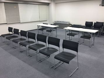 面接用のレイアウト - SMG/ 四ツ橋・近商ビル 【アイドル特典会プラン】SMG貸し会議室近商ビル6階B室の室内の写真