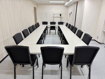 【TKP上野駅前ビジネスセンター】【上野駅から徒歩2分!】3名掛け18名収容可能な小会議室! - TKP上野駅前ビジネスセンター
