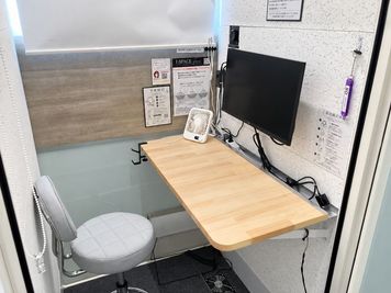 鍵付き防音個室 24H営業 テレワーク・web会議・オンライン商談や面接・モニター・充電|配信OK・イヤホン不要で音漏れなし - いいオフィス神保町 by I・SPACE