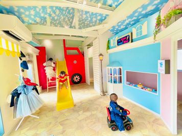 360度遊び場。 - 子連れホテル Kids Garden〔泊まれるこどもの国〕 キッズスペース&食べ飲み放題付き★子連れママ会スペースの室内の写真