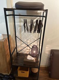 胸当て
ハンガーラック
ティッシュ
アジアン照明
荷物入れのカゴ - のんびりサロン 五反田店の設備の写真
