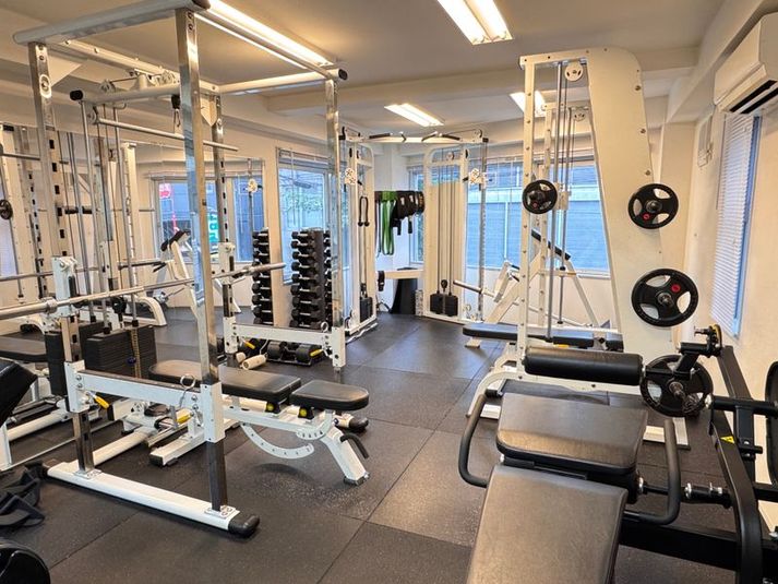 BUILD GYM - BUILD GYM
