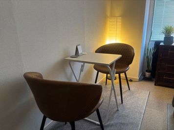NEWテーブル&チェアー★ - Cura salon (クーレサロン)の設備の写真