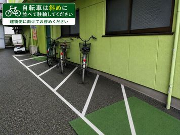 駐輪場
建物西側にございます - ポンテムジカ音楽教室(レンタル練習室) グランドピアノ完備/防音レンタル練習室の室内の写真