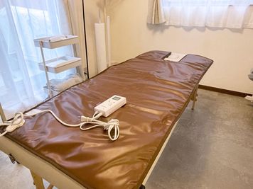 ヒートマット。使用後は電源を抜いてください。 - レンタルサロンBIANCA大井町店の設備の写真