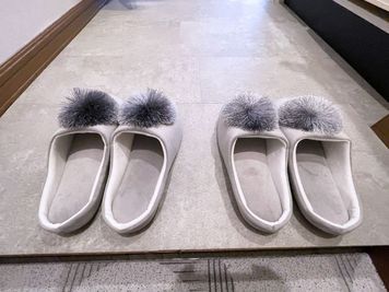 スリッパ。２名様分をご用意してます。 - レンタルサロンBIANCA大井町店の設備の写真