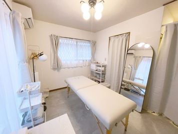 施術部屋 - レンタルサロンBIANCA大井町店の室内の写真