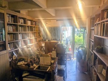 書斎内 - LE PETIT PARISIEN LE PETIT PARISIEN（ル　プティ　パリジャン）の室内の写真