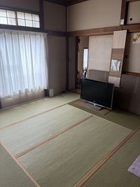 テレビはオプションです。 - 昭和古民家レンタルスペース「おむすびの家」 【２階和室】昭和古民家レンタルスペースの室内の写真