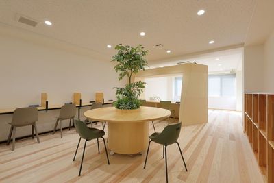 BranchHubMSビル　子連れコワーキングKODOMOTO他 子ども連れOKのイベントスペース：KODOMOTO 1Fの室内の写真