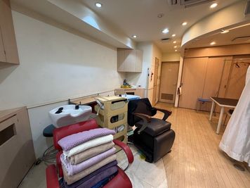シャンプー台です。 - hair MRM | 町屋本店 【町屋駅5分✨】ヘア・エステ・整体・マッサージに【サロン利用】の室内の写真
