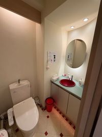 お手洗いです。 - hair MRM | 町屋本店 【町屋駅5分✨】ヘア・エステ・整体・マッサージに【サロン利用】の室内の写真