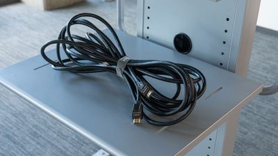 ６５インチモニター用ＨＤＭＩコード（８ｍ）＊無料　＜撮影：熊倉次郎＞ - 建築家会館　本館 貸し会議室の設備の写真