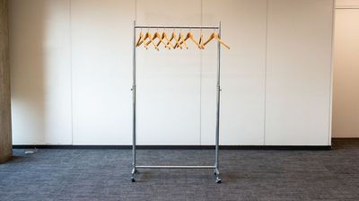 ハンガー掛け　＊無料　＜撮影：熊倉次郎＞ - 建築家会館　本館 貸し会議室の設備の写真