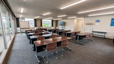 セミナー・研修①（学校形式）　＜撮影：熊倉次郎＞ - 建築家会館　本館 貸し会議室の室内の写真
