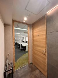 リンクセレクト会議室 名古屋丸の内 【丸の内駅1分】14名大会議室｜研修・セミナー・撮影｜Wi-Fiの室内の写真