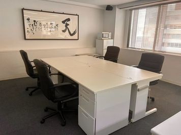 リンクセレクト会議室 名古屋丸の内 【丸の内駅1分】14名大会議室｜研修・セミナー・撮影｜Wi-Fiの室内の写真