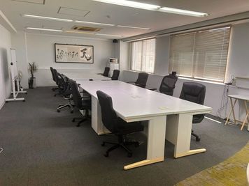 リンクセレクト会議室 名古屋丸の内 【丸の内駅1分】14名大会議室｜研修・セミナー・撮影｜Wi-Fiの室内の写真