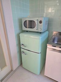 冷蔵庫、電子レンジは自由にご利用いただけます。 - more新宿MI西新宿 more新宿3号店｜とにかく駅近！ヨーロピアン風✨撮影・オフ会！の室内の写真
