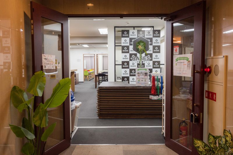 B13（定員8名）会議室 - ベイシズ福岡・博多駅前貸会議室