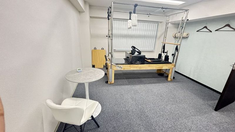RAVI Pilates & Beauty ピラティス半個室 ルーム４の室内の写真