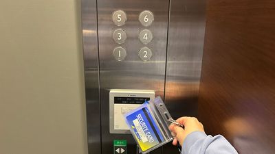 【エレベーター内にあるSECOMセンサーにセキュリティーカードをかざしてから4階を押してください】 - TIME SHARING MID POINT 学芸大学 4-18のその他の写真