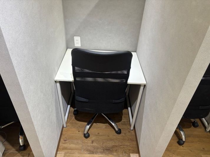 学び舎 芹が谷店|2F 自習・仕事スペース - 学び舎