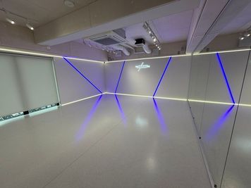 【BUZZ大阪東梅田】ダンスレンタルスタジオ24時間OK BUZZ大阪東梅田6F-I｜ダンス・撮影に！1時間660円～の室内の写真