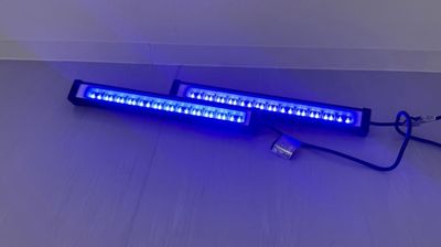 色を切り替えられるＬＥＤバー（青）。練習動画やＳＮＳ用の撮影の演出に。 - KYOTO撮影スタジオStar ダンス・ヨガ練習プランの設備の写真