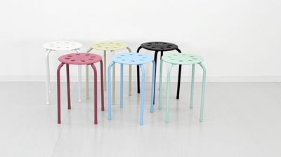 休憩用のスツールを６脚ご用意しています。 - KYOTO撮影スタジオStar ダンス・ヨガ練習プランの設備の写真