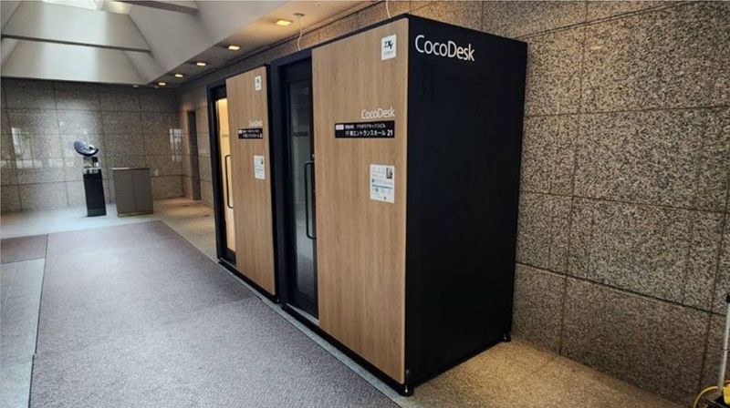 CocoDesk [CQ-22] 堺筋本町　クラボウアネックスビル　1F東エントランスホール　２２番ブース CocoDesk [CQ-22]の外観の写真