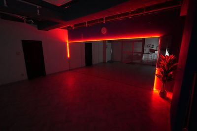 LEDライトも無料利用OK！撮影など雰囲気を変えながらの利用が可能です - Sunny Place サニープレイス町田 レンタルスタジオ町田　ダンス・ヨガ・ピラティス・レッスン・撮影の室内の写真