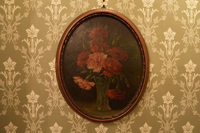 フレンチロココの間の壁。楕円額の花の油彩とダマスクの壁紙 - Queen's Butler The Studio お台場 お台場のアンティーク洋館スタジオ|Queen's Butlerの室内の写真