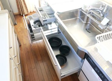食器、調理器具はご自由にお使いください - PREMIUM VILLA 連 湯河原町の一棟貸し別荘の設備の写真