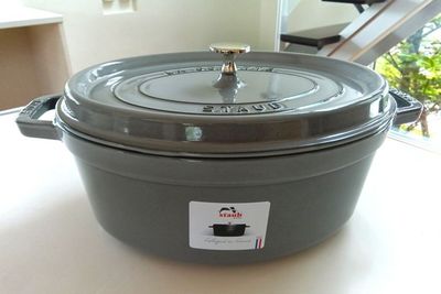 【STAUB】ピコ・ココット　オーバル　31㎝ - RÊVE ～Rental Space ＆Kitchen～ RÊVE ～ Rental Space ＆ Kitchen ～の設備の写真