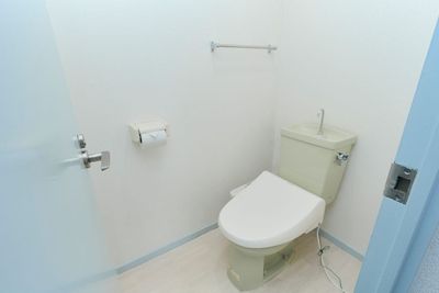 室内のトイレ。手洗いスペースを備えており、会議やパーティーの途中にもご利用いただけます。 - 名古屋 Noaw名古屋の設備の写真