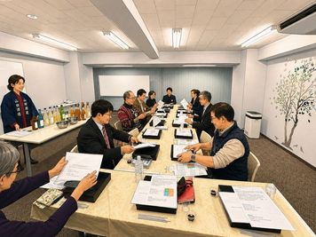 日本酒勉強会での利用例 - 　トレジャーリンク　貸し会議室 トレジャーリンク会議室の室内の写真